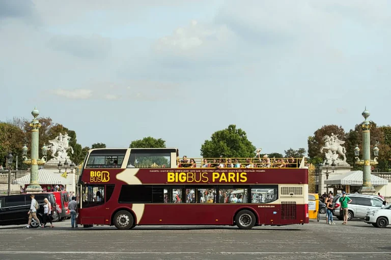 Big Bus – Paris Open-Top Bus Tour